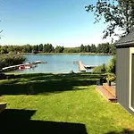 Modern House - 30 Metrow Od Jeziora,prywatna Plaza,wifi Holiday home