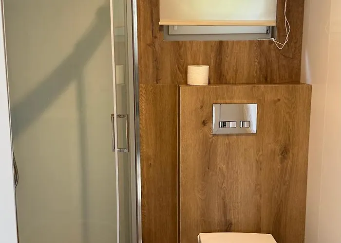 Modern House - 30 Metrow Od Jeziora,prywatna Plaza,wifi 度假居