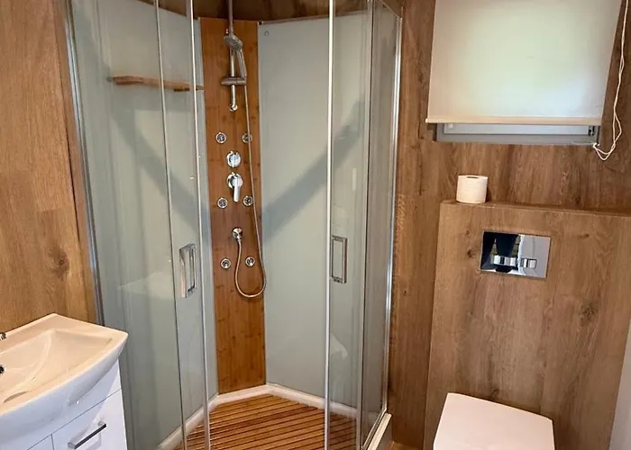 Дом отдыха Modern House - 30 Metrow Od Jeziora,prywatna Plaza,wifi