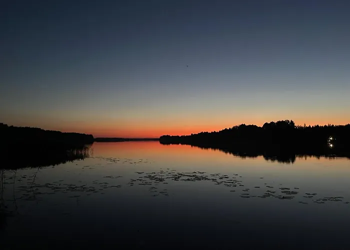 Modern House - 30 Metrow Od Jeziora,prywatna Plaza,wifi 度假居 Makosieje